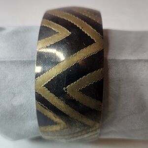 Vintage Wide Brass Bangle Bracelet – Bold Zigzag Pattern, Retro Boho Statement